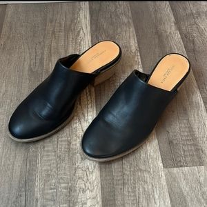 American Eagle Black Heeled Mules sz 8